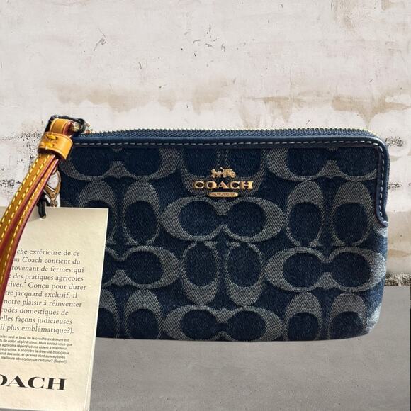 Coach NWT Corner Zip Wristlet In Signature Denim - Picture 3 of 9